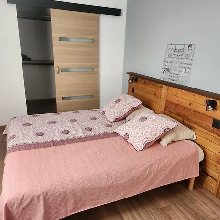 Maison Individuelle Climatisée Avec Jacuzzi * Valades