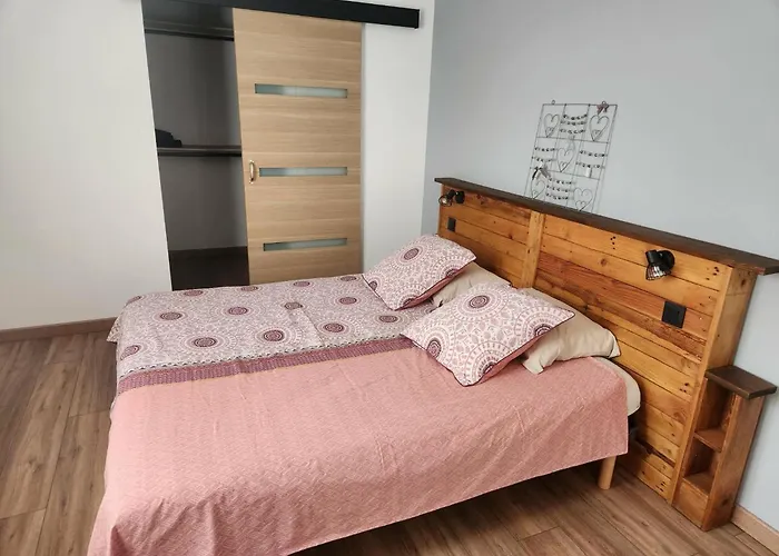 Maison Individuelle Climatisée Avec Jacuzzi * Valades